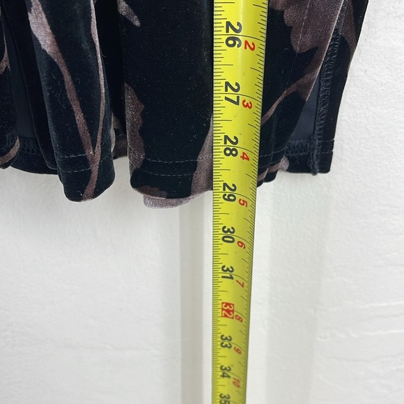 Linda leal jondel velvet top black top long sleeve - Picture 3 of 9